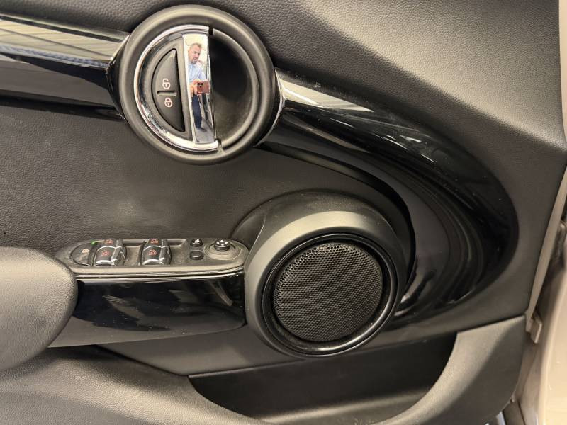 Mini Mini Hatch 5 Portes Cooper 136 ch DKG7 Edition Camden  occasion � Brive-la-Gaillarde - photo n�8