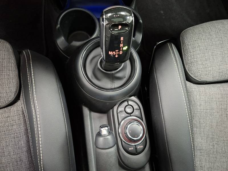 Mini Mini Hatch 5 Portes Cooper 136 ch DKG7 Edition Camden  occasion  Limoges - photo n6
