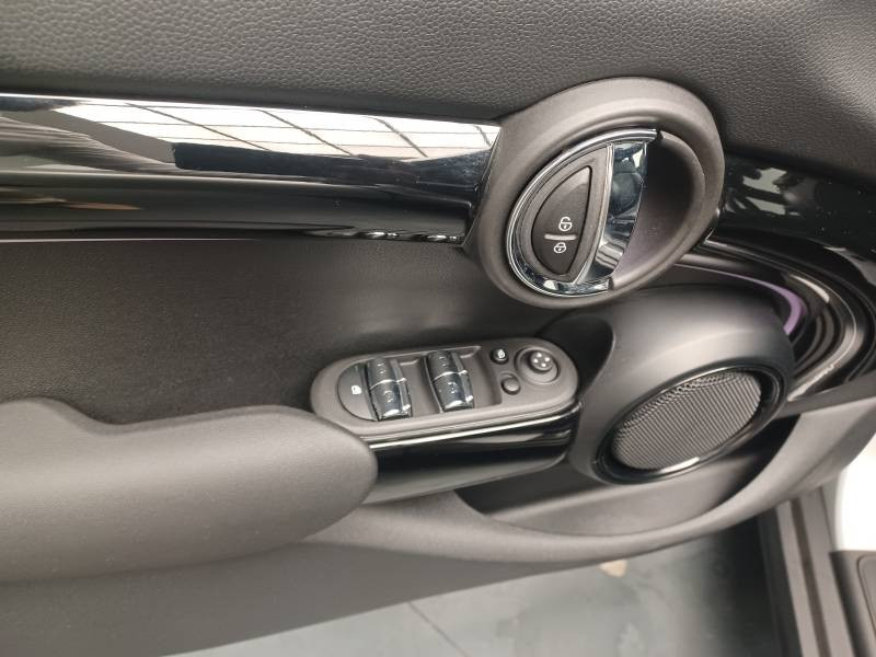 Mini Mini Hatch 5 Portes Cooper 136 ch DKG7 Edition Camden  occasion  Lormont - photo n15