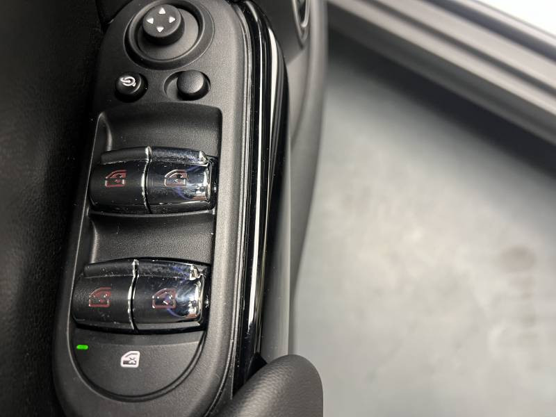 Mini Mini Hatch 5 Portes Cooper 136 ch DKG7 Edition Premium Plus  occasion  Lormont - photo n13