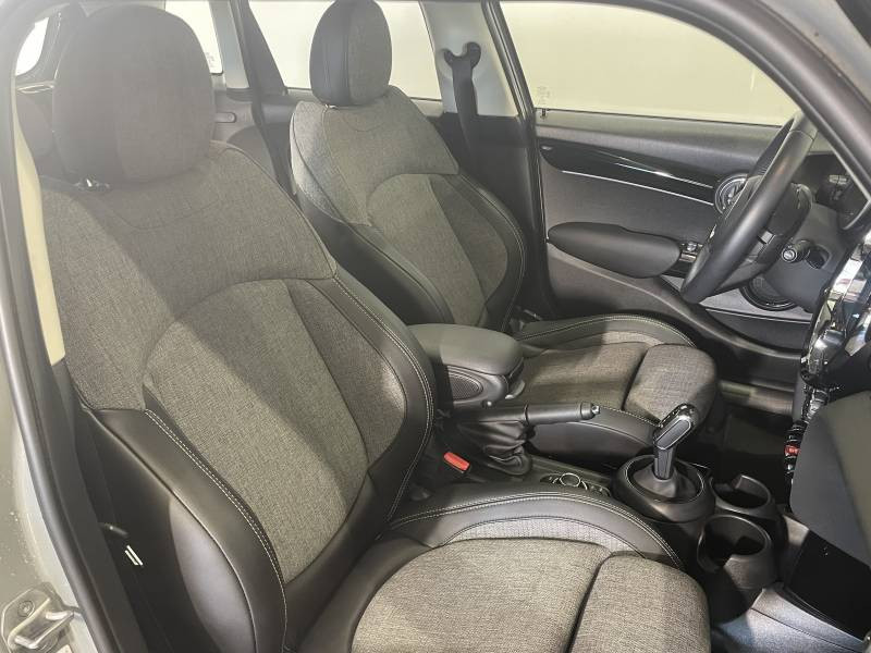 Mini Mini Hatch 5 Portes Cooper 136 ch DKG7 Edition Premium Plus  occasion  Tarbes - photo n12