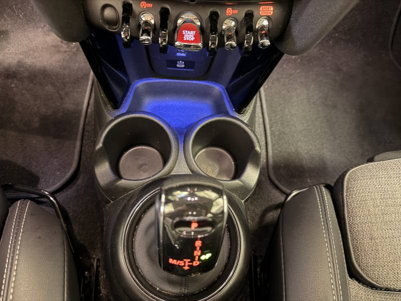 Mini Mini Hatch 5 Portes Cooper 136 ch DKG7 Edition Premium  occasion � Brive-la-Gaillarde - photo n�18