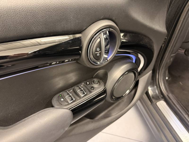 Mini Mini Hatch 5 Portes Cooper 136 ch DKG7 Edition Premium  occasion � Brive-la-Gaillarde - photo n�9