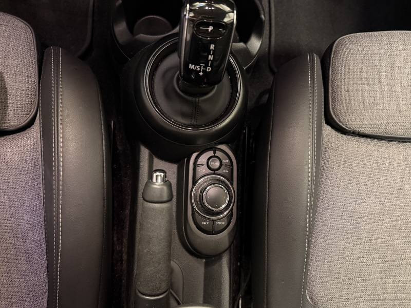 Mini Mini Hatch 5 Portes Cooper 136 ch DKG7 Edition Premium  occasion � Brive-la-Gaillarde - photo n�17
