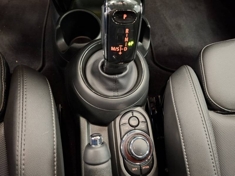 Mini Mini Hatch 5 Portes Cooper 136 ch DKG7 Edition Premium  occasion � Limoges - photo n�6