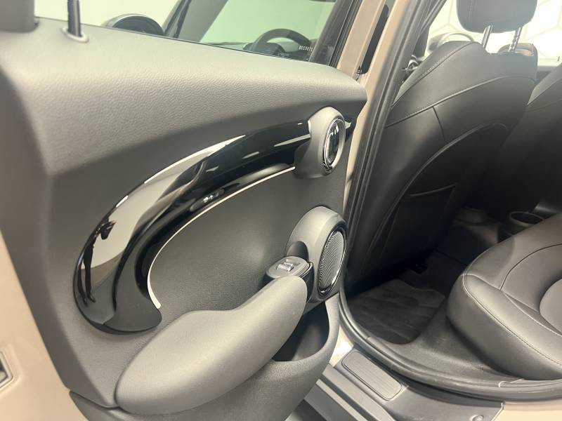 Mini Mini Hatch 5 Portes Cooper 136 ch DKG7 Edition Premium  occasion � Lormont - photo n�19