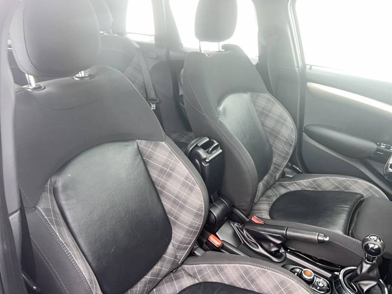 Mini Mini Hatch 5 Portes Cooper S 192 ch Finition Red Hot Chili  occasion � Auch - photo n�14