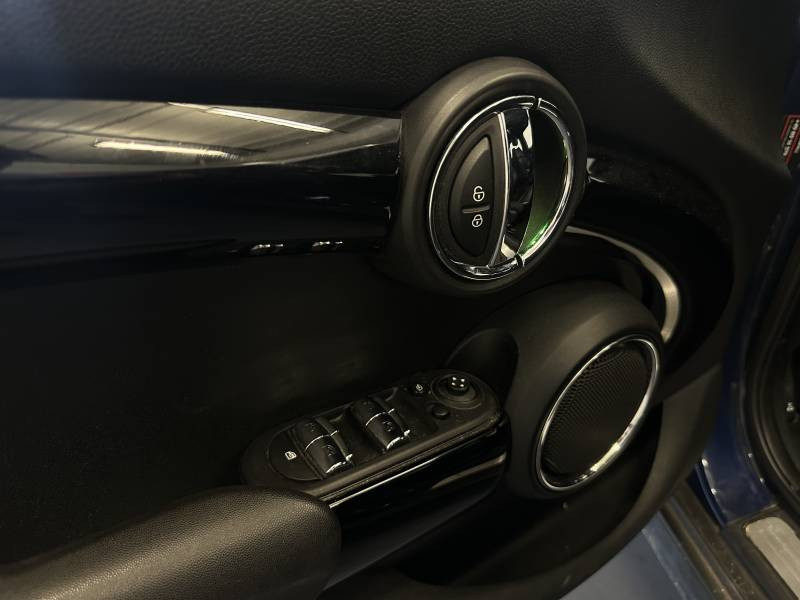 Mini Mini Hatch 5 Portes Cooper SD 170 ch BVA6 Finition Red Hot Chili  occasion  Brive-la-Gaillarde - photo n9