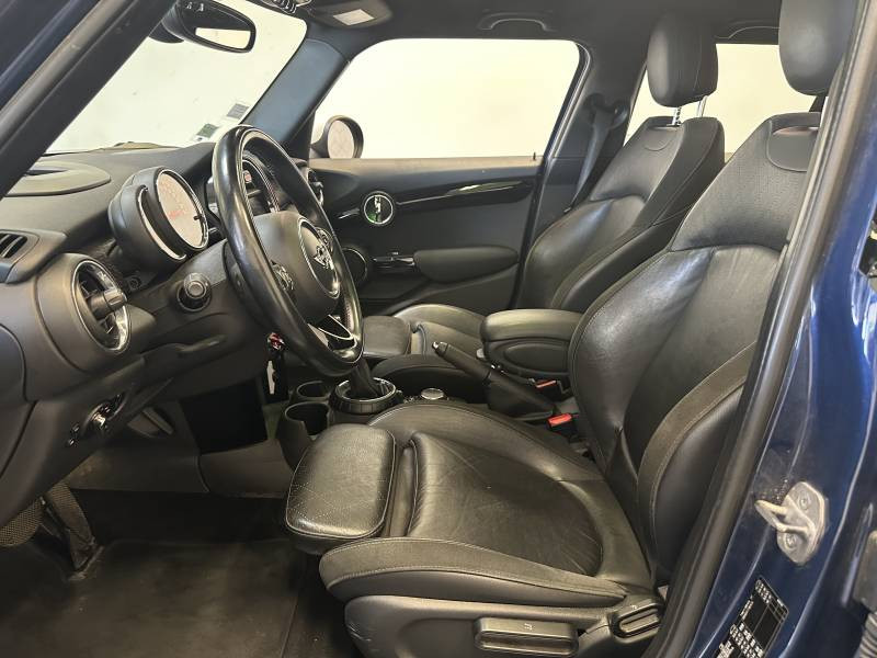 Mini Mini Hatch 5 Portes Cooper SD 170 ch BVA6 Finition Red Hot Chili  occasion  Brive-la-Gaillarde - photo n4