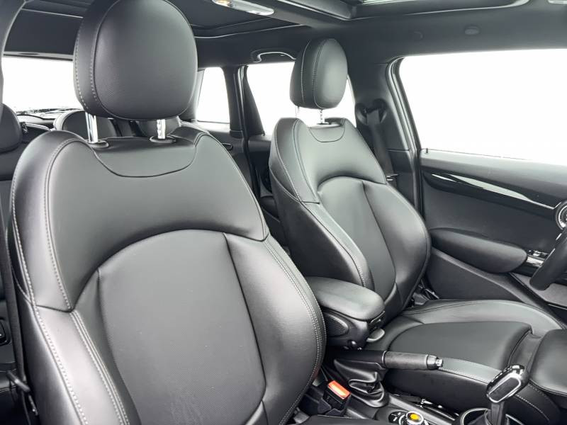 Mini Mini Hatch 5 Portes One 102 ch BVA7 Edition Greenwich  occasion � Auch - photo n�14