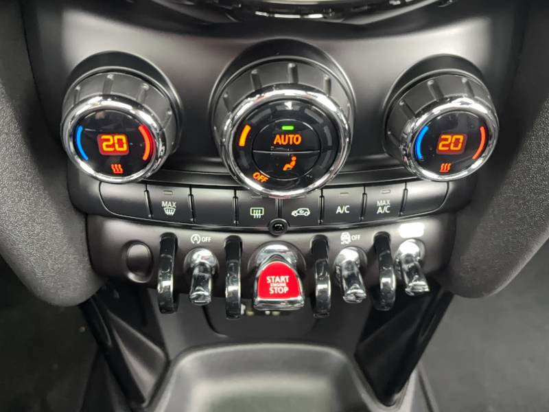 Mini Mini Hatch 5 Portes One 102 ch BVA7 Edition Greenwich  occasion � Auch - photo n�11