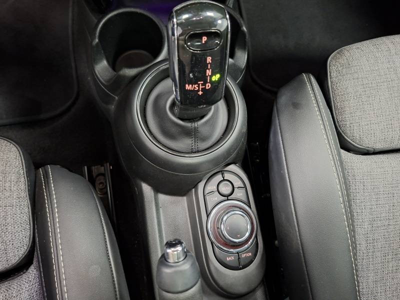 Mini Mini Hatch 5 Portes One 102 ch DKG7 Edition Camden  occasion  Limoges - photo n6
