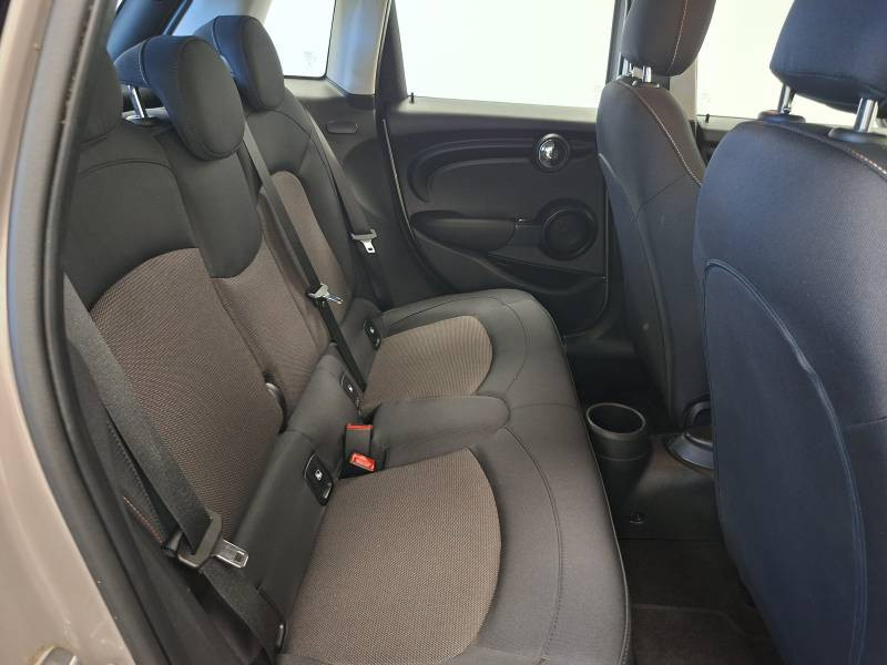 Mini Mini Hatch 5 Portes One 102 ch DKG7 Essential  occasion � Limoges - photo n�16