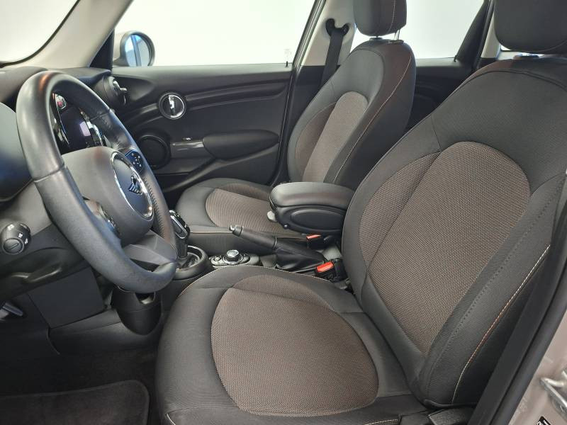 Mini Mini Hatch 5 Portes One 102 ch DKG7 Essential  occasion � Limoges - photo n�4