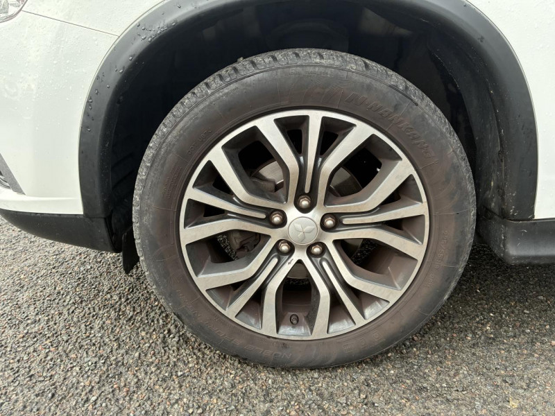 Mitsubishi ASX 2.2 DI-D 4WD 150ch BVA 2017 - photo n°7 Mitsubishi ASX 2.2 DI-D 4WD 150ch BVA  occasion à Lormont - photo n°7