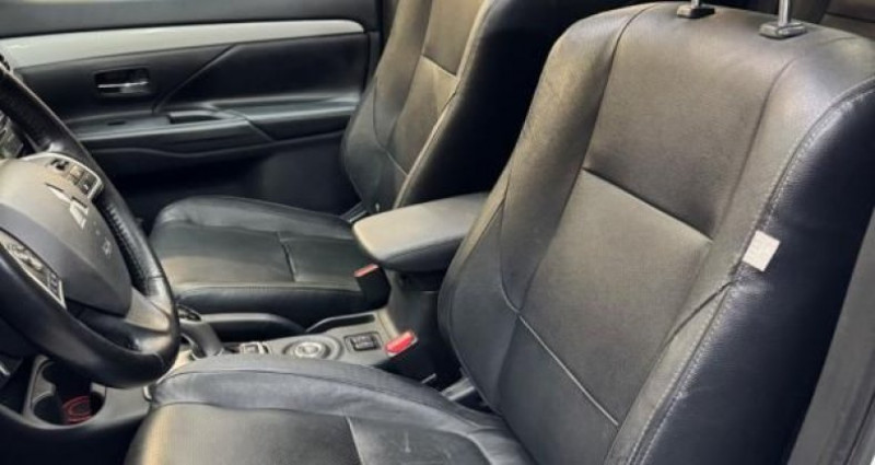 Mitsubishi Outlander 2.0 HYBRID PHEV INSTYLE 4 PNEUS NEUFS 2015 - photo n°5 Mitsubishi Outlander 2.0 HYBRID PHEV INSTYLE 4 PNEUS NEUFS  occasion à Brignais - photo n°5