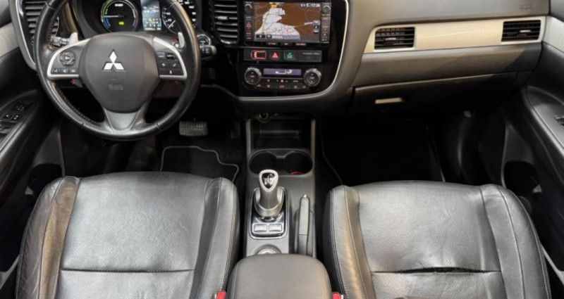 Mitsubishi Outlander 2.0 HYBRID PHEV INSTYLE 4 PNEUS NEUFS 2015 - photo n°3 Mitsubishi Outlander 2.0 HYBRID PHEV INSTYLE 4 PNEUS NEUFS  occasion à Brignais - photo n°3