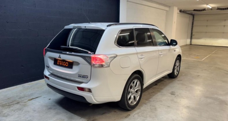 Mitsubishi Outlander 2.0 HYBRID PHEV INSTYLE 4 PNEUS NEUFS 2015 - photo n°2 Mitsubishi Outlander 2.0 HYBRID PHEV INSTYLE 4 PNEUS NEUFS  occasion à Brignais - photo n°2