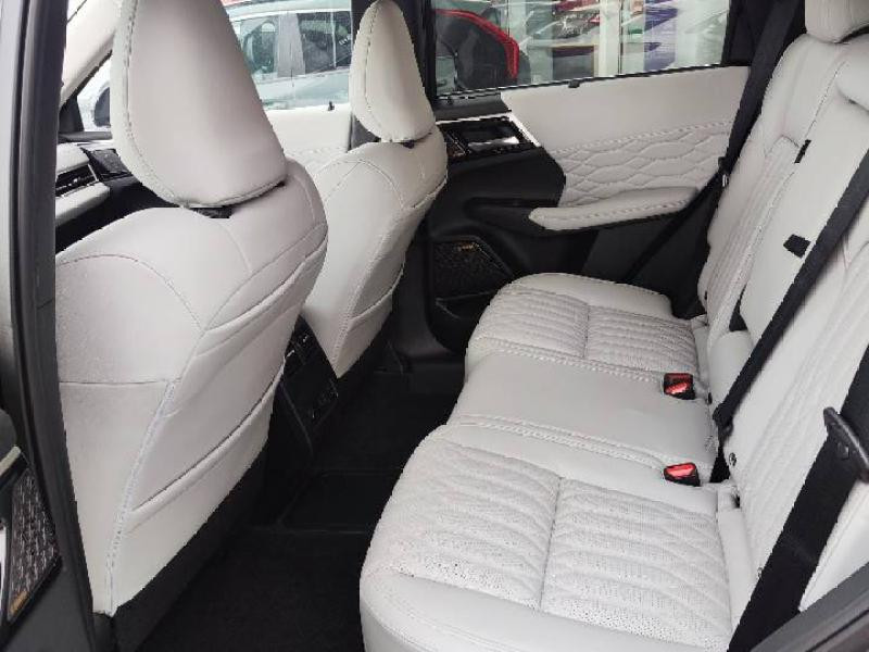 Mitsubishi Outlander 2.4 PHEV 306ch Instyle 4WD  occasion � Barberey-Saint-Sulpice - photo n�12