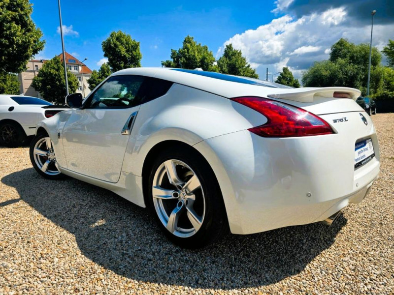 Nissan 370 Z Pack Coupé V6 / Navi / Klima / Xenon / BOSE 2011 - photo n°6 Nissan 370 Z Pack Coupé V6 / Navi / Klima / Xenon / BOSE  occasion à L'Union - photo n°6