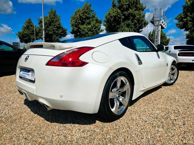 Nissan 370 Z Pack Coupé V6 / Navi / Klima / Xenon / BOSE 2011 - photo n°8 Nissan 370 Z Pack Coupé V6 / Navi / Klima / Xenon / BOSE  occasion à L'Union - photo n°8