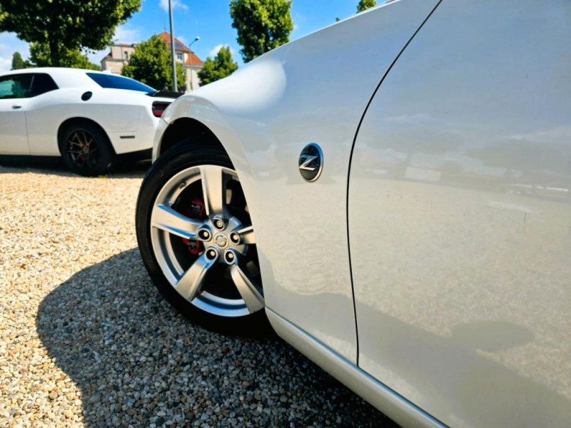 Nissan 370 Z Pack Coupé V6 / Navi / Klima / Xenon / BOSE 2011 - photo n°9 Nissan 370 Z Pack Coupé V6 / Navi / Klima / Xenon / BOSE  occasion à L'Union - photo n°9