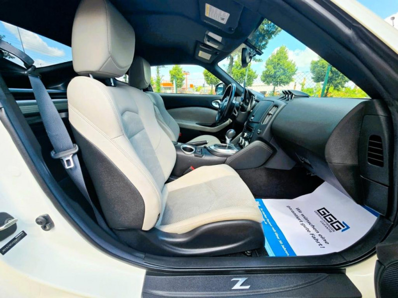 Nissan 370 Z Pack Coupé V6 / Navi / Klima / Xenon / BOSE 2011 - photo n°12 Nissan 370 Z Pack Coupé V6 / Navi / Klima / Xenon / BOSE  occasion à L'Union - photo n°12