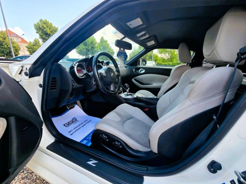 Nissan 370 Z Pack Coupé V6 / Navi / Klima / Xenon / BOSE 2011 - photo n°10 Nissan 370 Z Pack Coupé V6 / Navi / Klima / Xenon / BOSE  occasion à L'Union - photo n°10