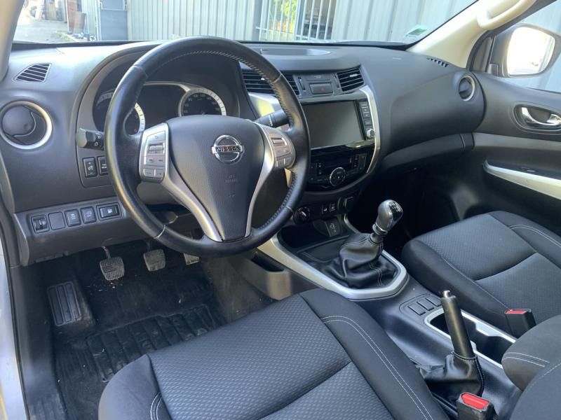 Nissan Navara 2.3 dCi 160ch King-Cab N-Connecta 2018  occasion à Saint-Doulchard - photo n°14