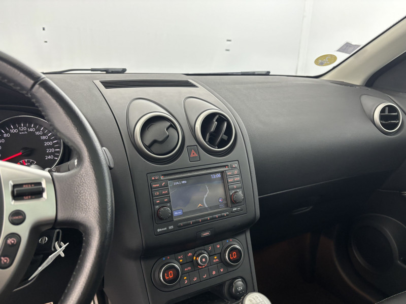 Nissan Qashqai 1.5 dCi 110 FAP 360 5p 2013 - photo n°16 Nissan Qashqai 1.5 dCi 110 FAP 360 5p  occasion à SAINT-GREGOIRE - photo n°16