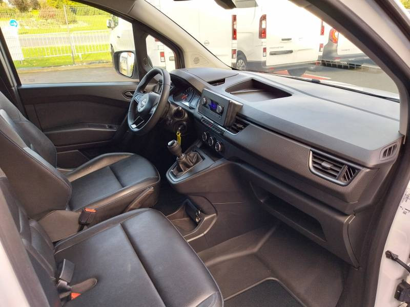 Nissan Townstar FOURGON L1 TCE 130 BVM ACENTA 2022 - photo n°18 Nissan Townstar FOURGON L1 TCE 130 BVM ACENTA  occasion à Chauray - photo n°18