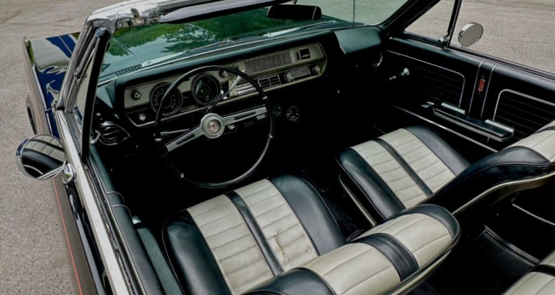 Oldmobile Cutlass  1966 - photo n°6 Oldmobile Cutlass   occasion à LYON - photo n°6