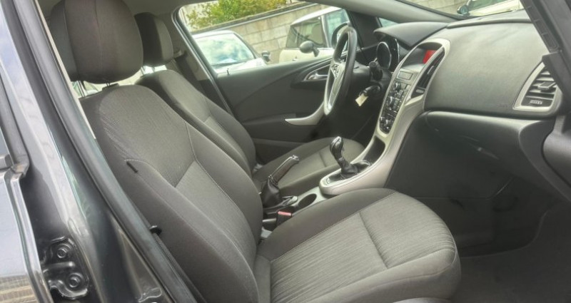 Opel Astra 1.4 Twinport 100 ch Enjoy 2011 - photo n°6 Opel Astra 1.4 Twinport 100 ch Enjoy  occasion à villeneuve-Saint-Georges - photo n°6