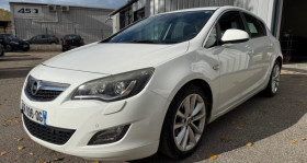 Opel Astra occasion 2011 mise en vente à Moirans par le garage VOREPPE AUTO - photo n°1
