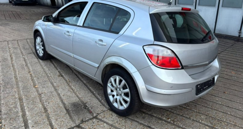Opel Astra III 1.6 Twinport Enjoy Easytronic 5p 2004 - photo n°3 Opel Astra III 1.6 Twinport Enjoy Easytronic 5p  occasion à Wissous - photo n°3