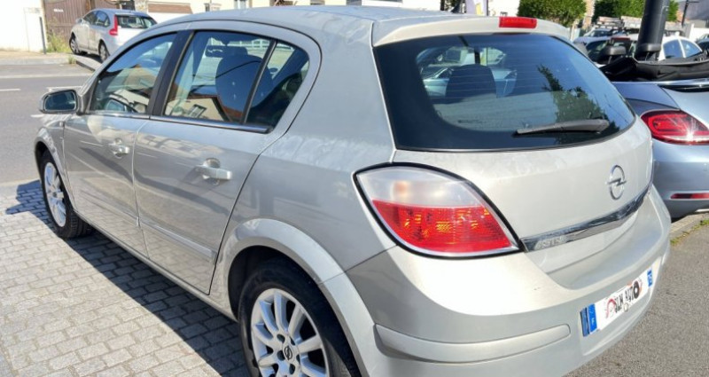Opel Astra III 1.7 CDTI100 Elegance 2005 - photo n°4 Opel Astra III 1.7 CDTI100 Elegance  occasion à Corbeil-Essonnes - photo n°4