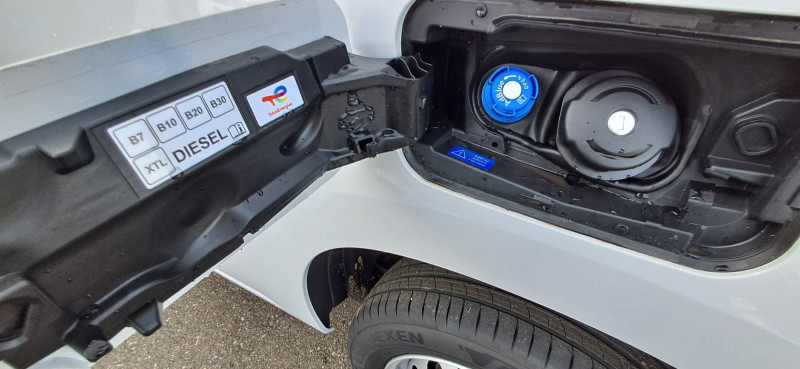 Opel Combo COMBO CARGO M 1000 KG BLUEHDI 100 S&S BVM6  4p 2025 - photo n°18 Opel Combo COMBO CARGO M 1000 KG BLUEHDI 100 S&S BVM6  4p  occasion à Saint Pierre du Mont - photo n°18