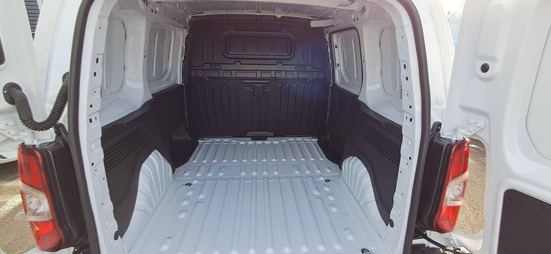 Opel Combo COMBO CARGO M 1000 KG BLUEHDI 100 S&S BVM6  4p 2025 - photo n°9 Opel Combo COMBO CARGO M 1000 KG BLUEHDI 100 S&S BVM6  4p  occasion à Saint Pierre du Mont - photo n°9