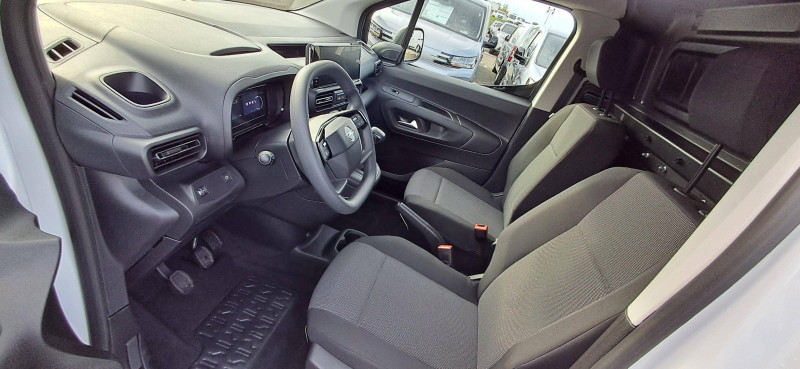 Opel Combo COMBO CARGO M 1000 KG BLUEHDI 100 S&S BVM6  4p 2025 - photo n°10 Opel Combo COMBO CARGO M 1000 KG BLUEHDI 100 S&S BVM6  4p  occasion à Saint Pierre du Mont - photo n°10