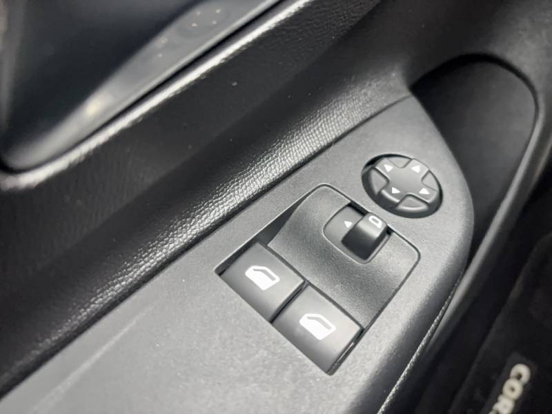 Opel Corsa 1.2 75 ch BVM5 Edition  occasion � Libourne - photo n�20