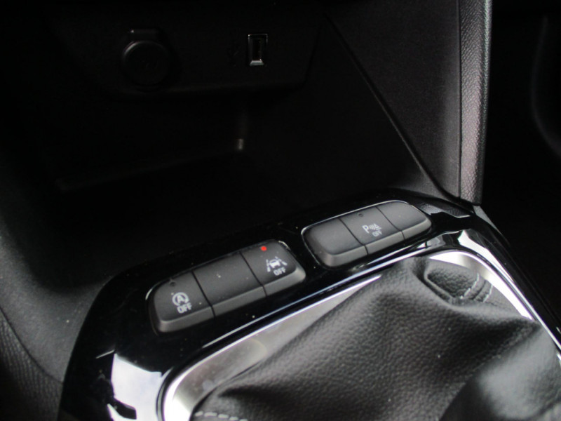 Opel Corsa 1.2 75 ch BVM5 Elegance Business  occasion  Le Born - photo n7