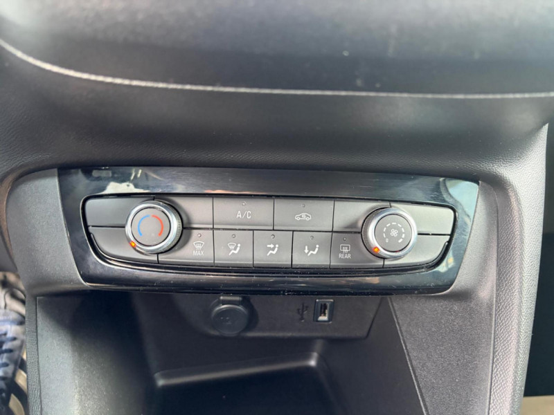 Opel Corsa 1.2 75 ch BVM5 Elegance Business  occasion � Le Born - photo n�16