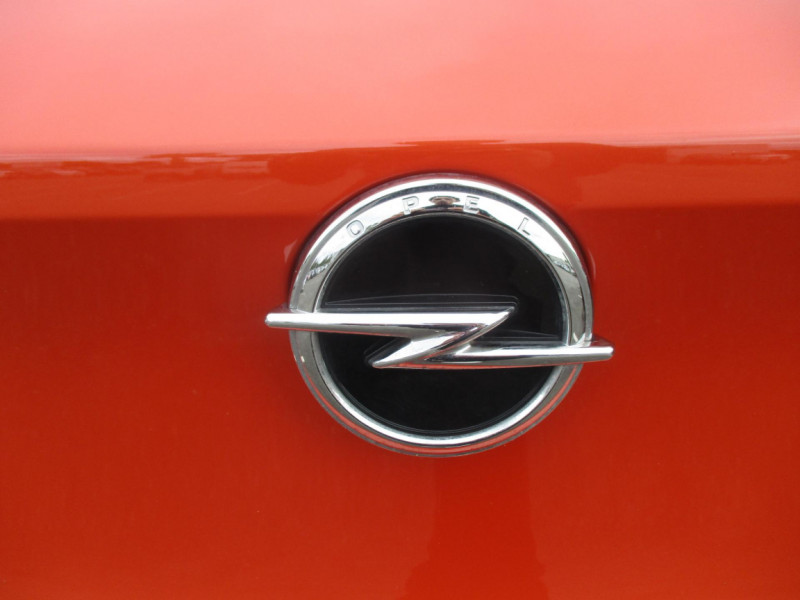 Opel Corsa 1.2 75 ch BVM5  occasion � Le Born - photo n�18