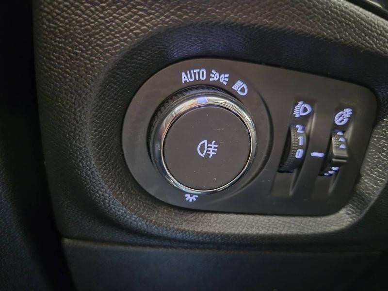 Opel Corsa 1.2 75 ch elegance business  occasion � Chaumont - photo n�18