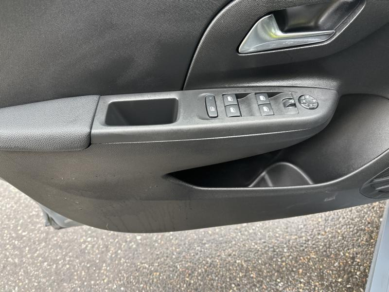 Opel Corsa 1.2 75ch Edition  occasion  Vert-Saint-Denis - photo n8