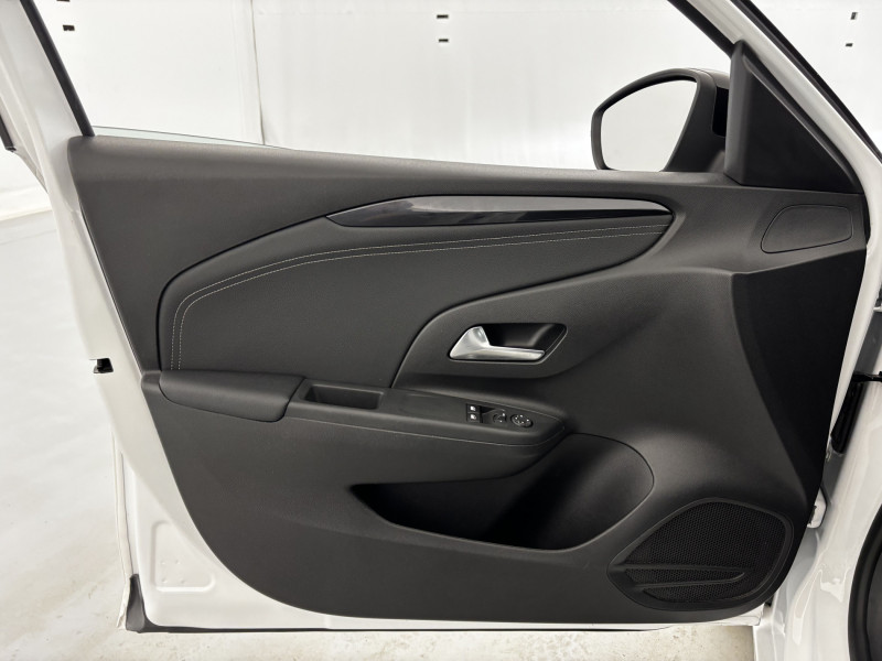 Opel Corsa 1.2 75ch Elegance Business 2022 - photo n°12 Opel Corsa 1.2 75ch Elegance Business  occasion à SAINT-GREGOIRE - photo n°12