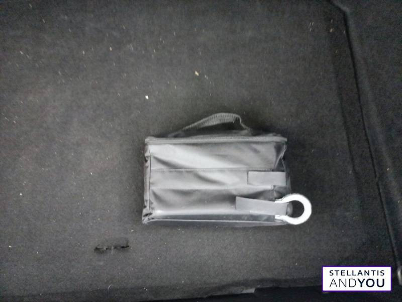 Opel Corsa 1.2 Turbo 100 ch BVM6 Elegance  occasion   VENISSIEUX - photo n8