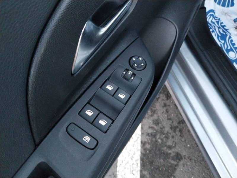 Opel Corsa 1.2 Turbo 100 ch BVM6 GS Line  occasion  Toulenne - photo n17