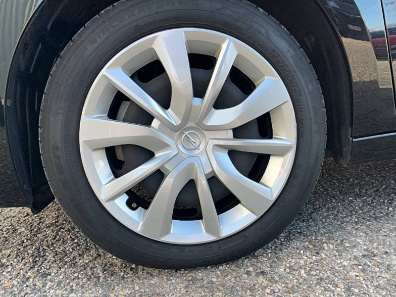 Opel Corsa 1.2 Turbo 100 ch BVM6  occasion � Libourne - photo n�9