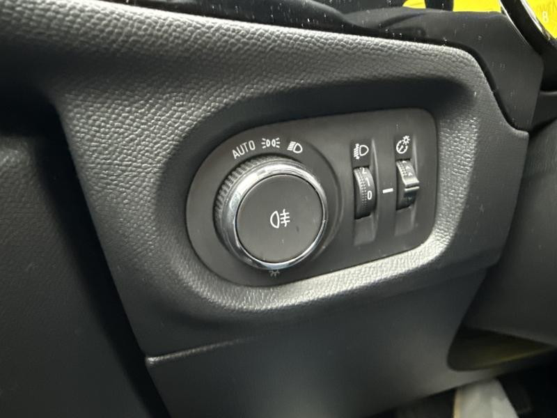 Opel Corsa 1.2 Turbo 100ch Edition BVA  occasion � Corbeil-Essonnes - photo n�18